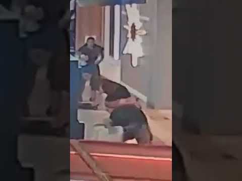 באמצע השופינג: מרדף אחר גנב טלפונים 🏃‍♂️