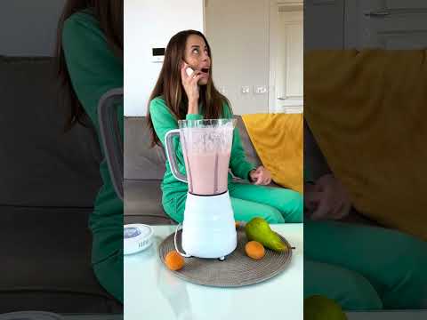 😹🍹 عندما يصبح طعام القطط سرقة! مغامرة القط مع عصير السموذي!