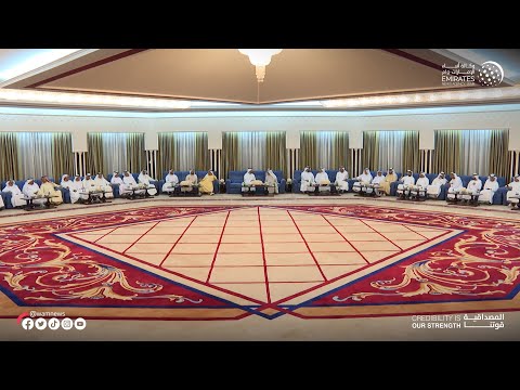 Image:حاكم أم القيوين يستقبل ولي عهد رأس الخيمة والمهنئين بشهر رمضان المبارك
