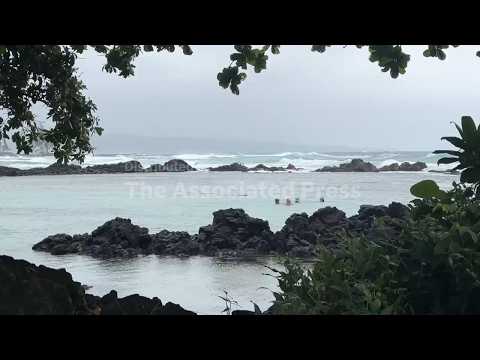 'Hunkered down' Hawaiians wait it out as Hurricane Nolo bears down on the area