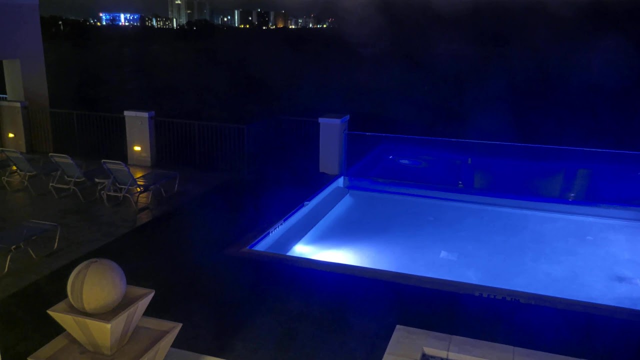 The Edge Hotel - Pool webcam