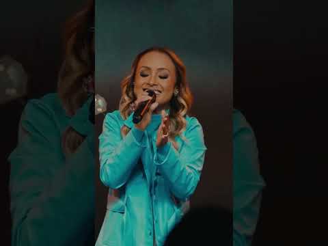 Teu poder nos fez renascer, o Teu amor arde em nós 🔥 #brunakarla #shorts #ograndeeusou