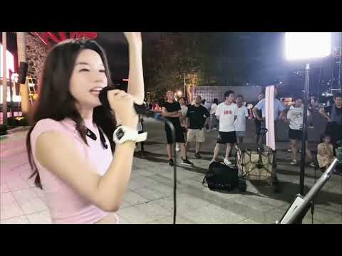 【路演主播NO 1】雪梨昨晚最后一首歌《你曾是少年》正能量的梨总是那么令人感动!