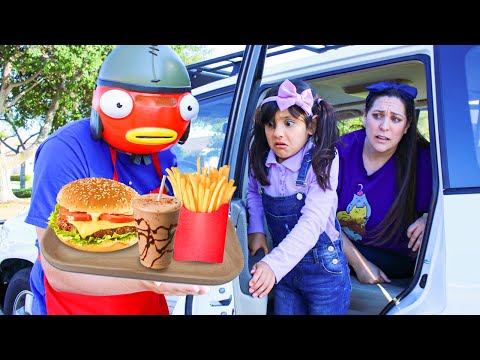 🔥 ¡Ellie y Fishhead convierten el auto en una hamburgueseria! 🚗🍔