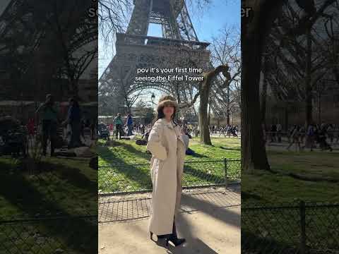 girl is BIG #eiffeltower #parisfashionweek