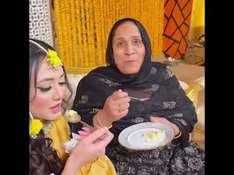 Rajab Maan g Eating With Emaan #rajabfamily #rajabvlog #rajabvlogs #shorts #ytshorts