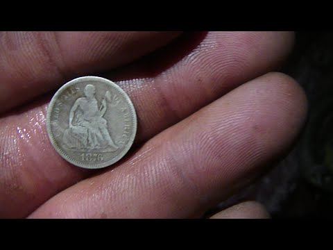 FARM FIELD SEASON / Metal Detecting Old Field Sites