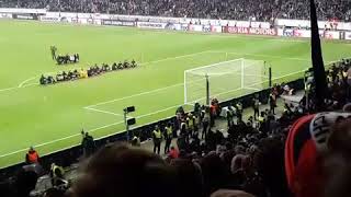 Eintracht Frankfurt aleeez erst leise dann laut MANNSCHAFT vor der KURVE ULTRAS FRANKFURT!
