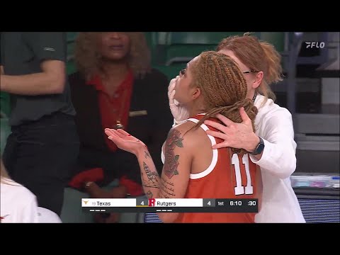 BLOODIED Morris Hits Jumper After ELBOWED In The Chin! No Foul Called By Refs | #19 Texas Longhorns