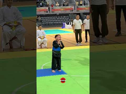 Pesilat cilik berusaha untuk menjadi sang juara#shortvideo #pencaksilat #viralvideo