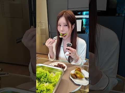 진짜 궁굼해서 댓글로 알려주세요 ㅎㅎ #별거없는먹방 #<strong>쥬니</strong>