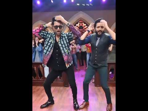 Vicky Kaushal & Riteish Deshmukh set stage on fire dancing to Ved Lavlay! #VedLavlay #DanceGoals