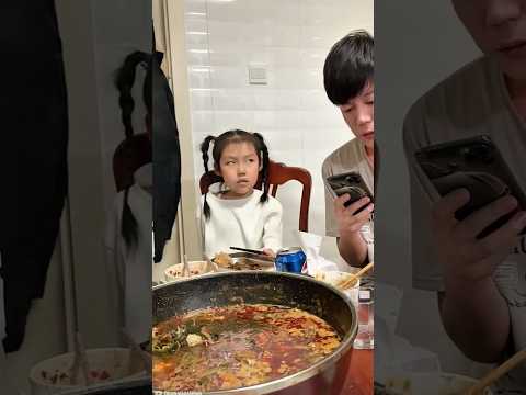 gadis ini kesal sama ayahnya