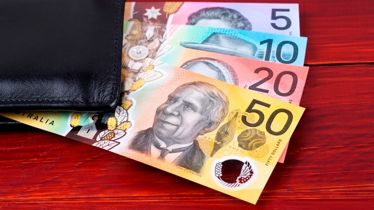 Australian Dollar Falls to USalt=