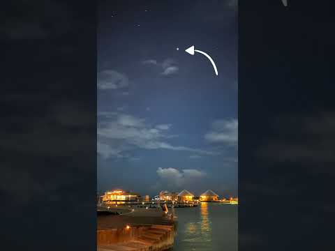 Observing Jupiter & Saturn through a telescope in the Maldives #short