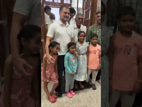 Mohabbat वाला नेता Rahul Gandhi।#viralshortvideo #rahulgandhi #soniyagandhi #priyankagandhi #shorts