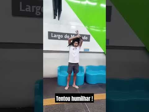 Tentou humilhar rapaz  no metrô e descobriu que era polícia #shorts #viralshorts #noticias #yutube