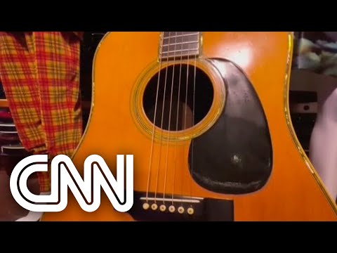 Com guitarra de Eric Clapton, itens de astros da música serão leiloados em NY | CNN PRIME TIME
