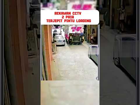 Kerja Sambil Ngobrol,Kejepit Pintu #automobile #hitachizaxisbelahjalan #excavator #mechanic
