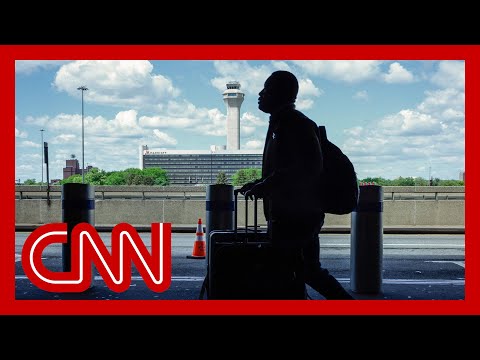 FAA to slash flights at 40 major airports if shutdown persists