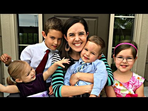👬👭4 Little Kids Do MOTHER'S DAY🌹