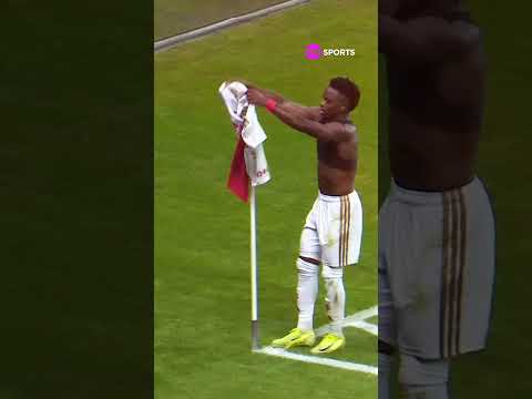 CARBONERO METEU UM GOLAÇO DE CAVADINHA CONTRA O VASCO! #shorts