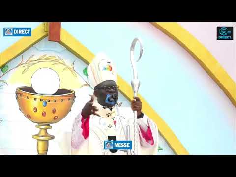 Suivons la différence entre bénir église et dédicacer une église