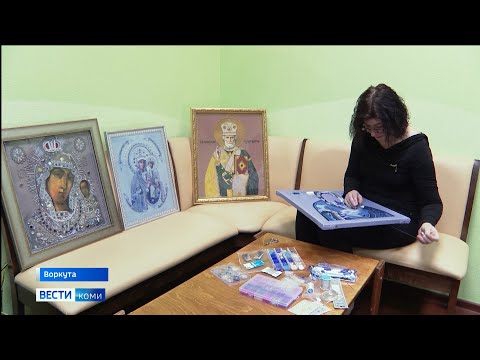Воркутинка Татьяна Мичак более 15 лет вышивает ризы икон