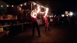 Feuershow Auf dem Weihnachtsmarkt