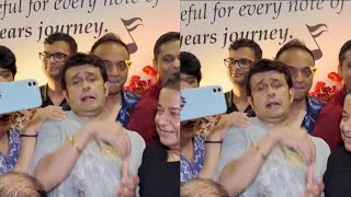 Sonu Nigam ने सेल्फी ले रहे फैंस के आगे बनाया मुंह, लोग बोले-क्या नौटंकी है ये.., देखें Video