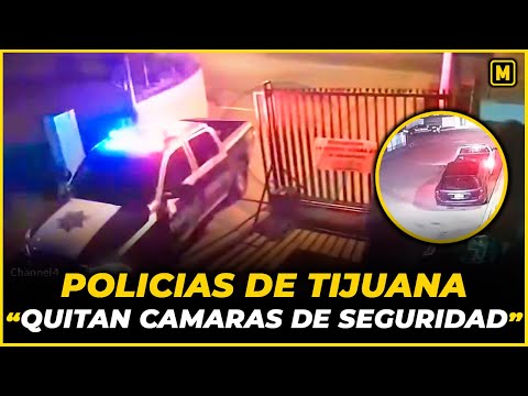 Municipales de Tijuana quitando camaras