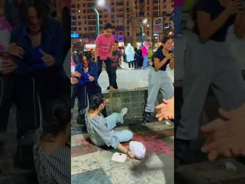 مش هتقدر تبطل ضحك 😂😂😂 مين يعرف المكان دا فين 😉
