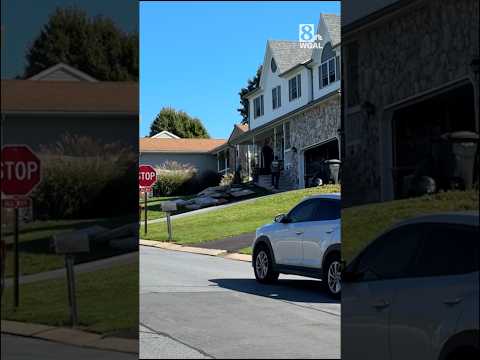 DHS agents seen removing boxes <strong>from</strong> Reinholds <strong>home</strong>