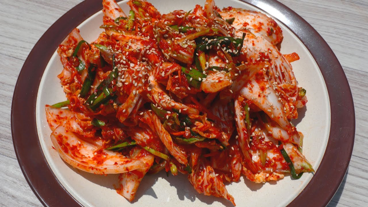 Small portion fresh kimchi (Geotjeori: )
