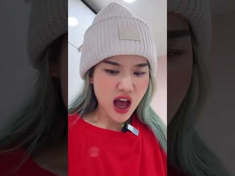 ปากกาเขียนไม่ออกแล้ว แม่เอาไปทิ้งนะ