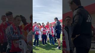 Ejemplos de fuerza, lealtad y amor 💪🏽😍 #diamundialdelsindromededown #sevillafc #sindromededown