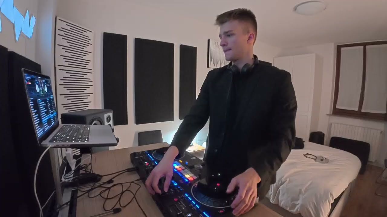 DJ Rey