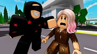 KÖTÜ ADAM KİMSESİZ ÇOCUKLARI DÖVDÜ😱ROBLOX BROOKHAVEN🏡RP