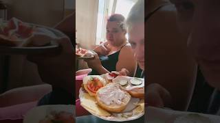 Frühstücken mit SCHATZ😱!? #sarahthorben #shorts #frühstück #couplegoal