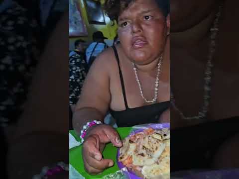 #lacolocha #plazalibertad #baile #sergiovasilsv #salsa #pupusas #pupusassalvadoreñas #colocha