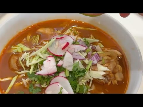 Pozole de pollo , Soy Salvadoreña pero me gusta este platillo Mexicano