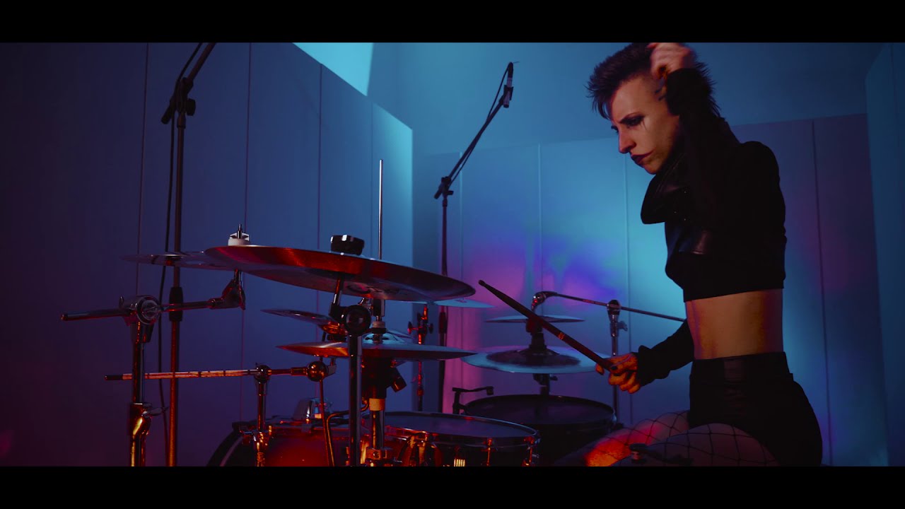HELLY Drummer