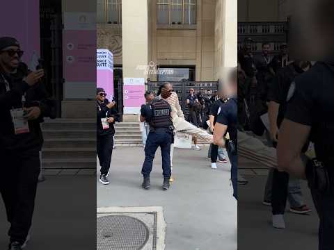 C’est comme ÇA qu’on salue SNOOPDOGG 🔥 #parisinterceptor #police #snoopdogg