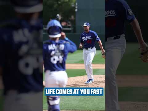 Keep your head on a swivel 😮