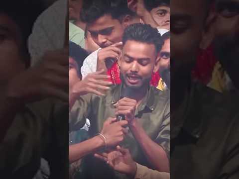 गुरु जी लव मैरेज कर रहा हूं लेकिन टांग अदा रहे हैं कैसे करूं😅😂 #aniruddhacharyaji #shorts #comedy