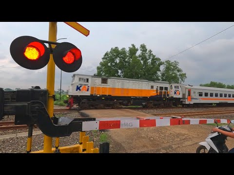 Railroad Crossing | Random Perlintasan Kereta Api Otomatis | ALKMAAR | WANTECH | Alarm Langka