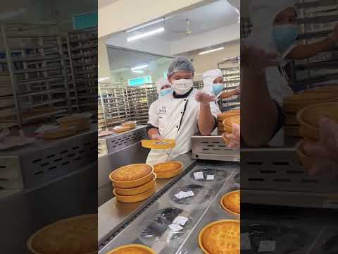 Working in a mooncake factory is so comfortable, you can even slack off and still earn a lot!#India
