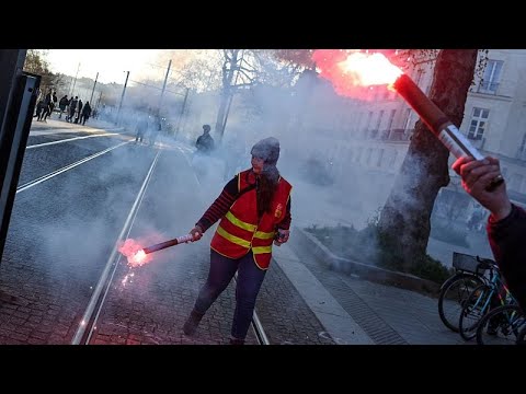 Νέες διαδηλώσεις στη Γαλλία - Η αστυνομία κατέσχεσε... κατσαρόλες