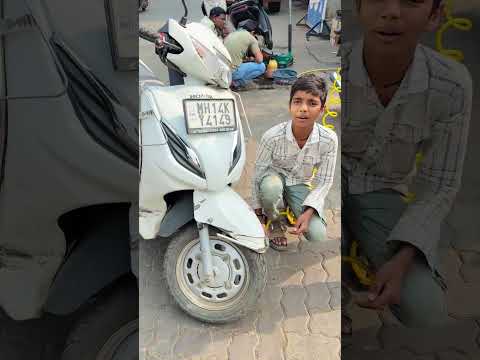 आगे वाले टायर में हवा भरू या पीछे वाले में जेल में बंद करूँ🤣 #shorts