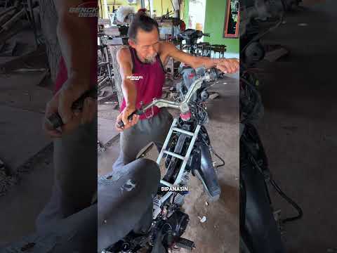 buset sampe sekeras ini, tapi walaupun di desa tidak kekurangan alat
